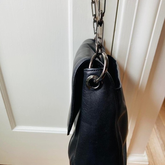 Buttery soft 90s Liz Claiborne vintage black shoulder bag - Picture 6 of 7